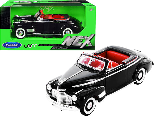 1941 Chevrolet Special Deluxe Convertible Black w Red Interior NEX Models 1/24