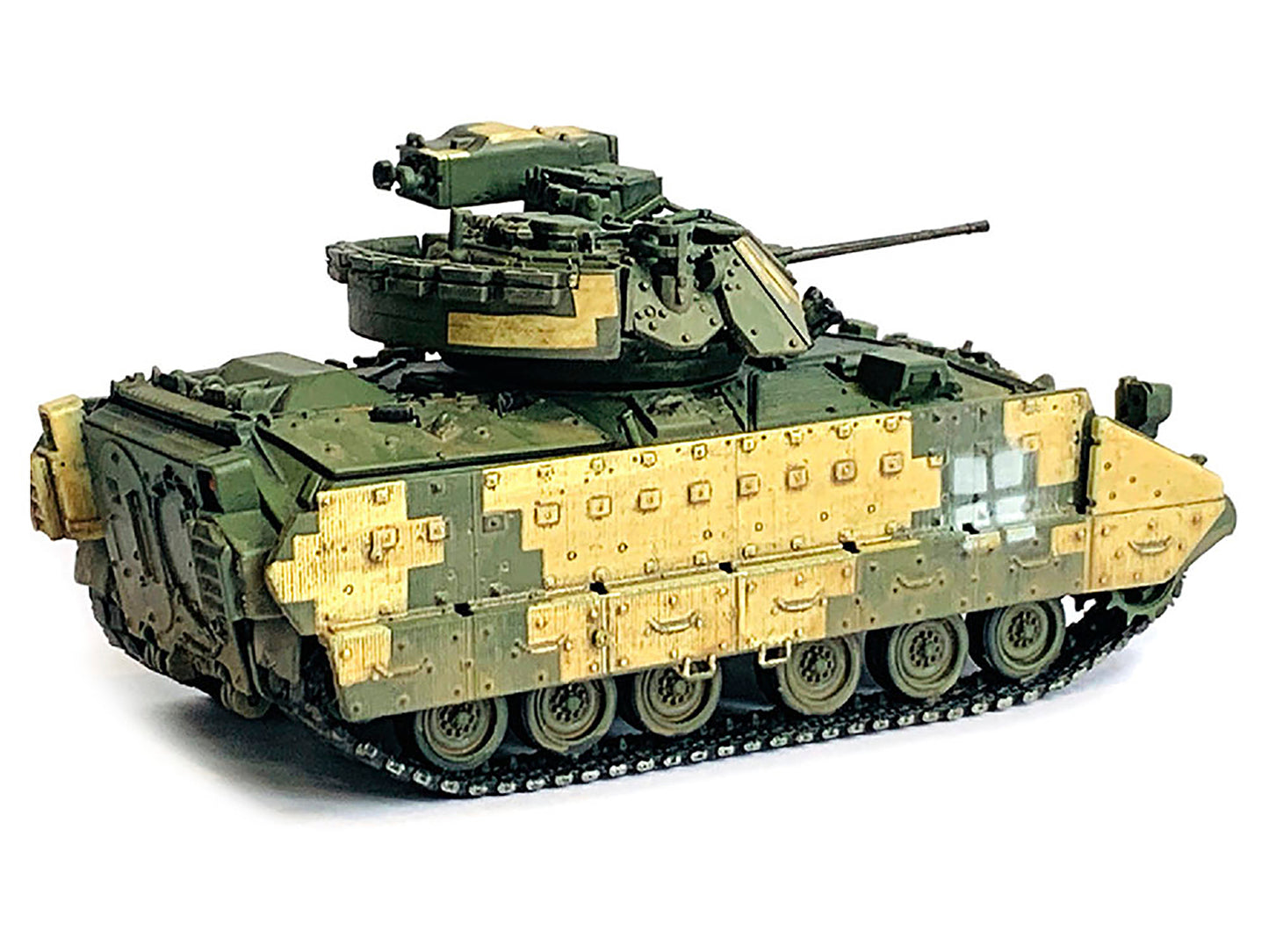 Ukraine M2A2 ODS Light Tank 3-Tone Camo NEO Dragon Armor Series 1/72 Plastic Mod