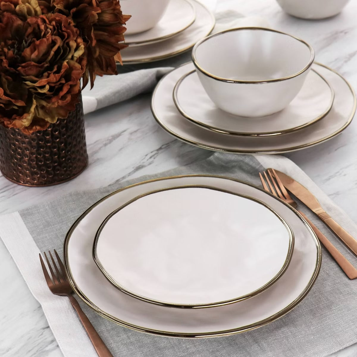 Elama Modern 16 pc Stoneware Dinnerware Set in Matte White w Gold Rim