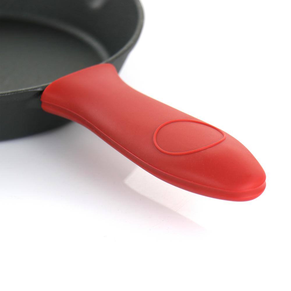 MegaChef Pre-Seasoned 6 pc Cast Iron Skillet Set w Lids & Red Silicone Holders