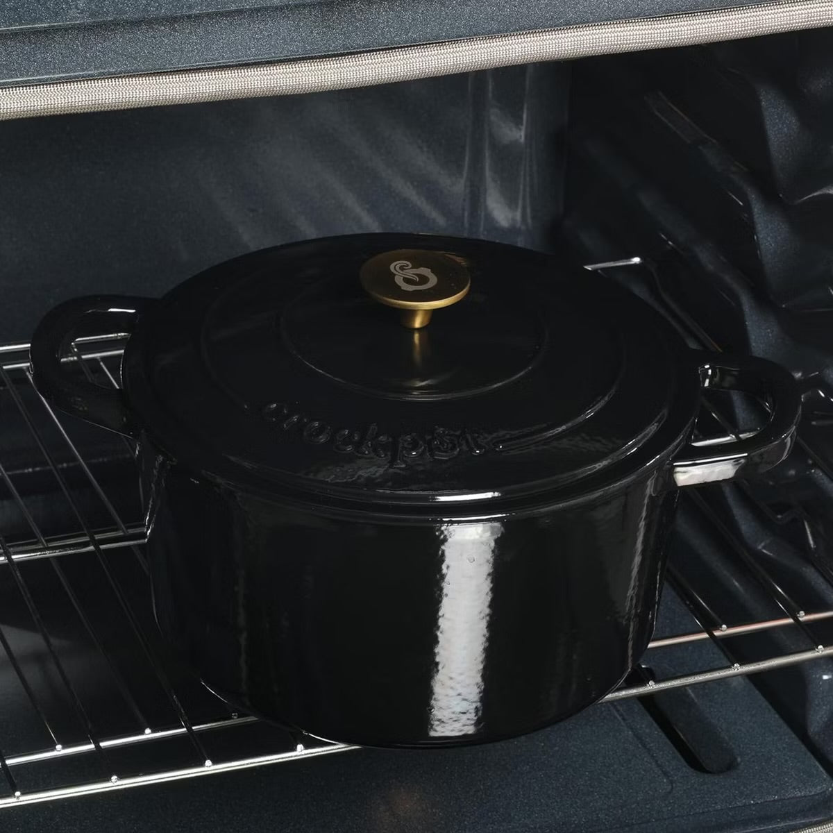 Crock Pot Artisan 7 Quart Oval Enameled Cast Iron Dutch Oven White w Gold Handle