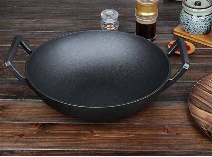 General Store Addlestone 2 Piece 14" Heavy Duty Cast Iron Wok w Wood Lid