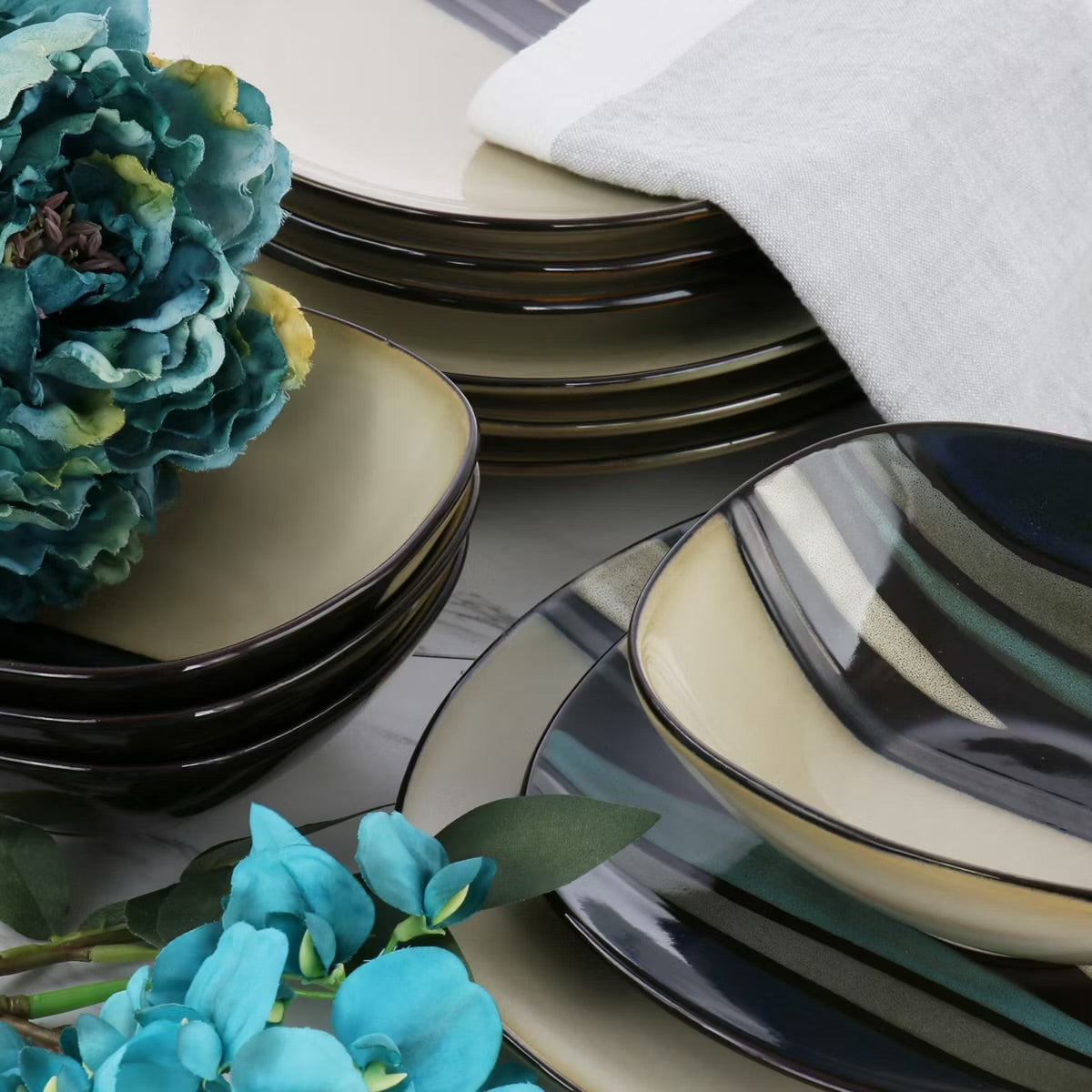 Hometrends Althea 12 Piece Teal Soft Square Stoneware Dinnerware Set